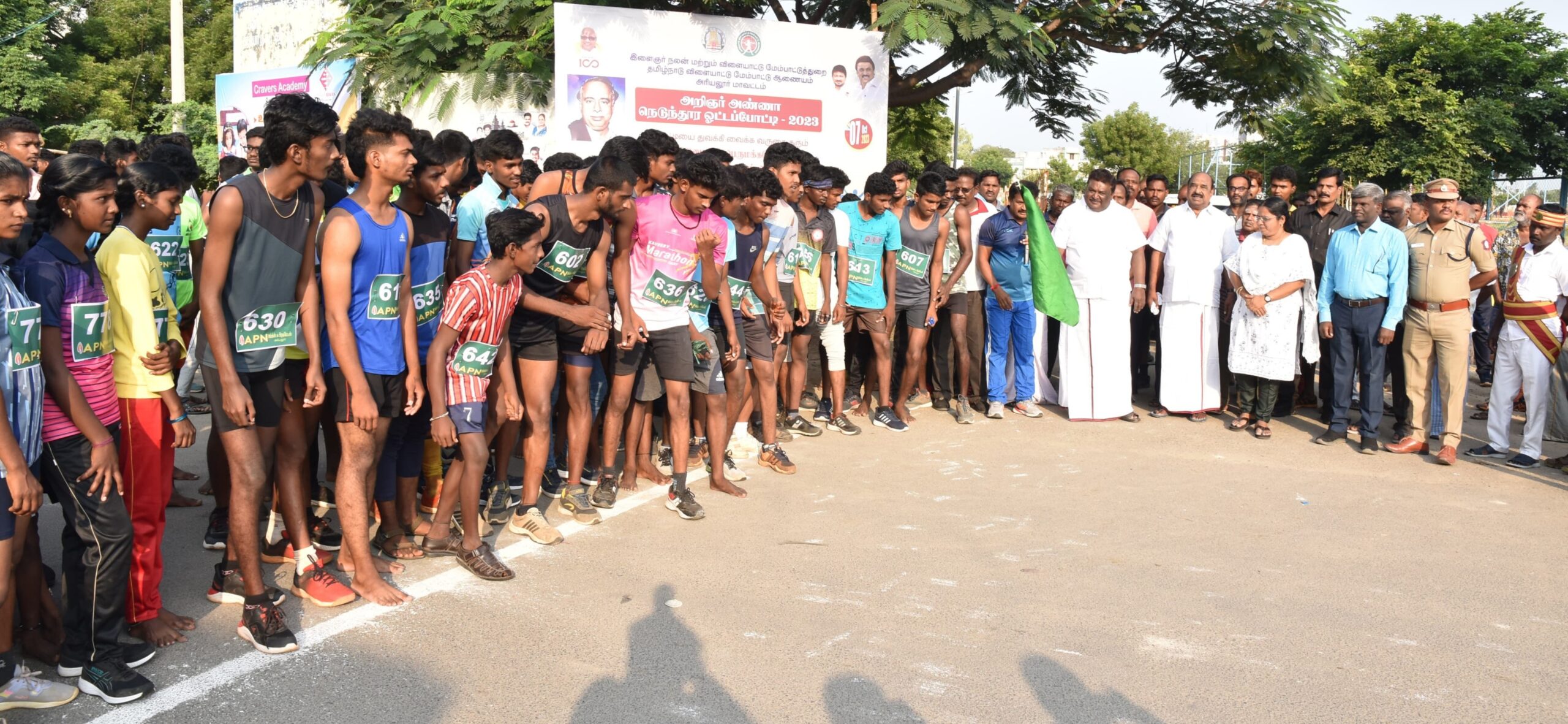 அறிஞர் அண்ணா நெடுந்தூர ஓட்டப்போட்டியினை மாண்புமிகு போக்குவரத்துத் துறை சா.சி.சிவசங்கர்  கொடியசைத்துத் துவக்கி வைத்தார்.