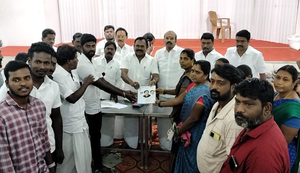 செங்கல்பட்டு சட்டமன்ற தொகுதி காட்டாங்குளத்தூர் கிழக்கு ஒன்றியம் சார்பில் பூத் கமிட்டி கூட்டம்; 